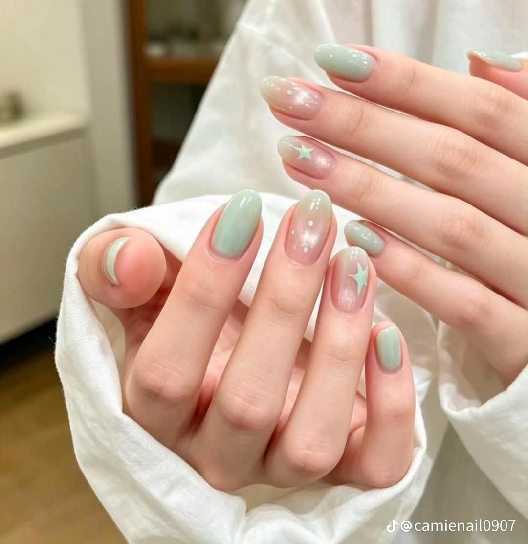 Mint nail design