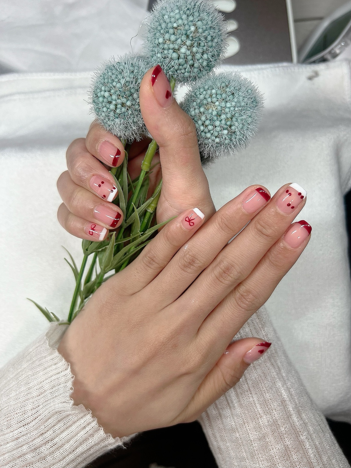 Red bow nail design